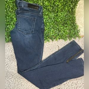 Dnky jeans dark wash size 00